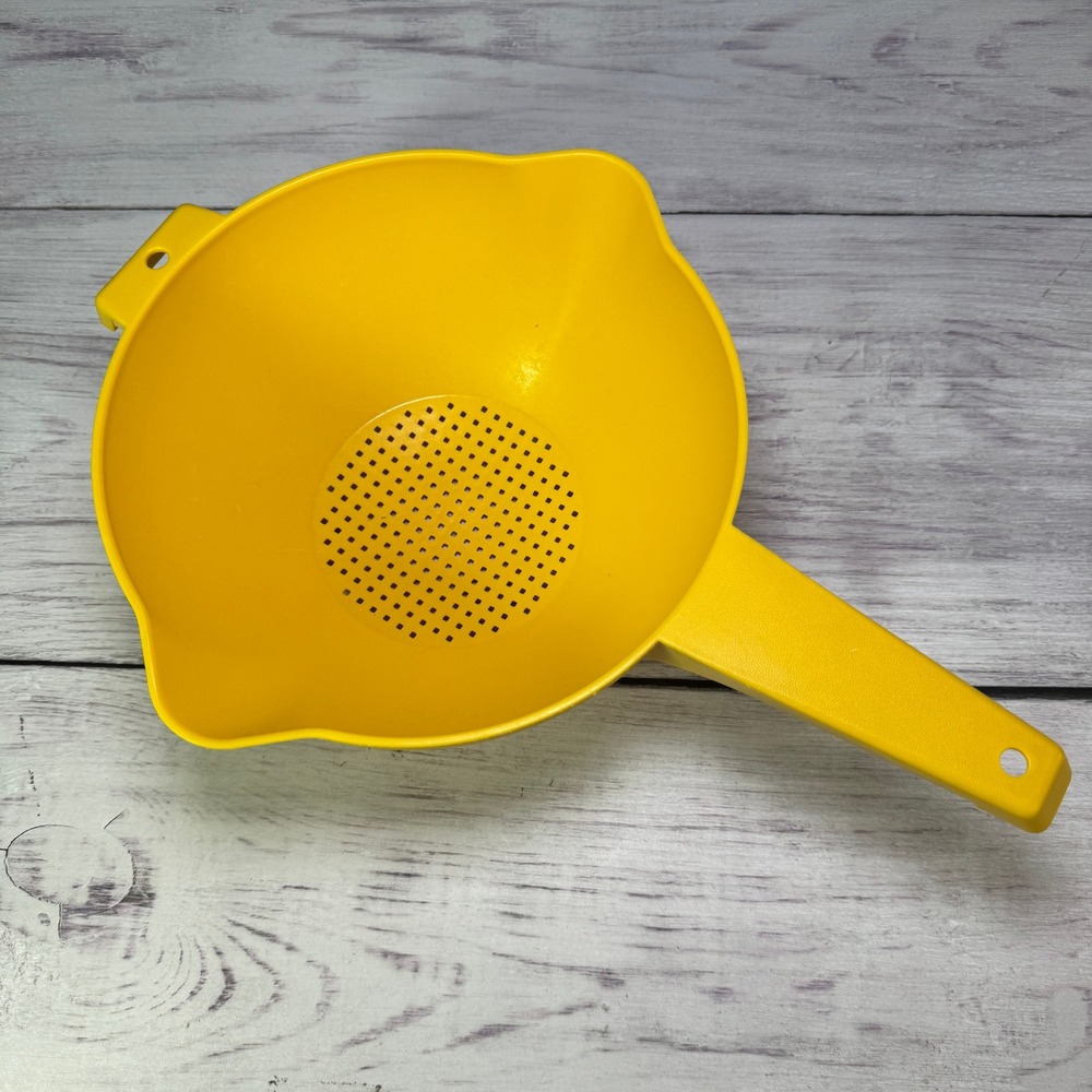 VTG Tupperware Colander Strainer 2qt Yellow 1523-1 Retro Kitchenware 80s Gold